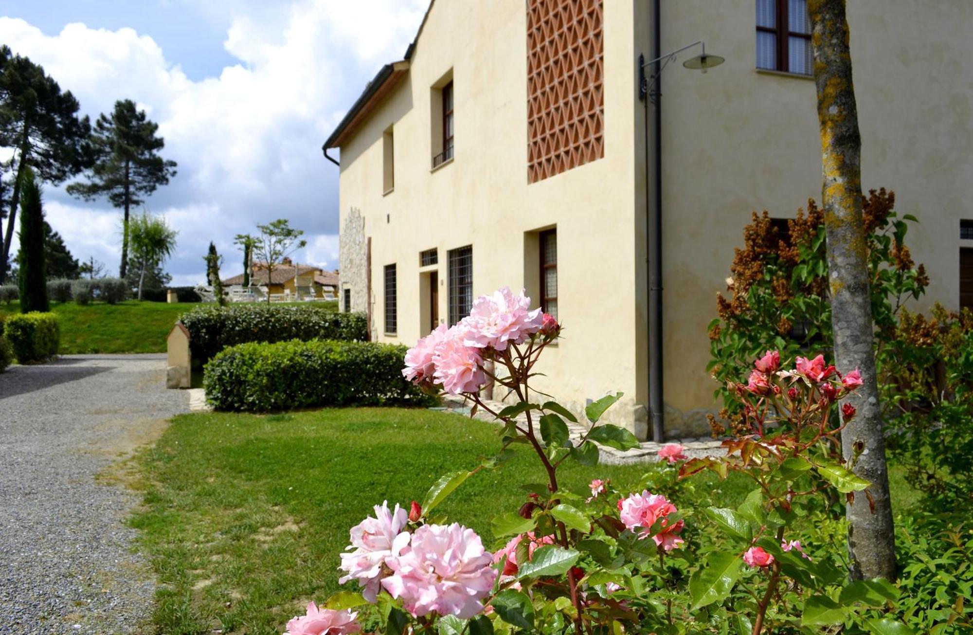 גאמבאסי Tuscany Country Apartments מראה חיצוני תמונה