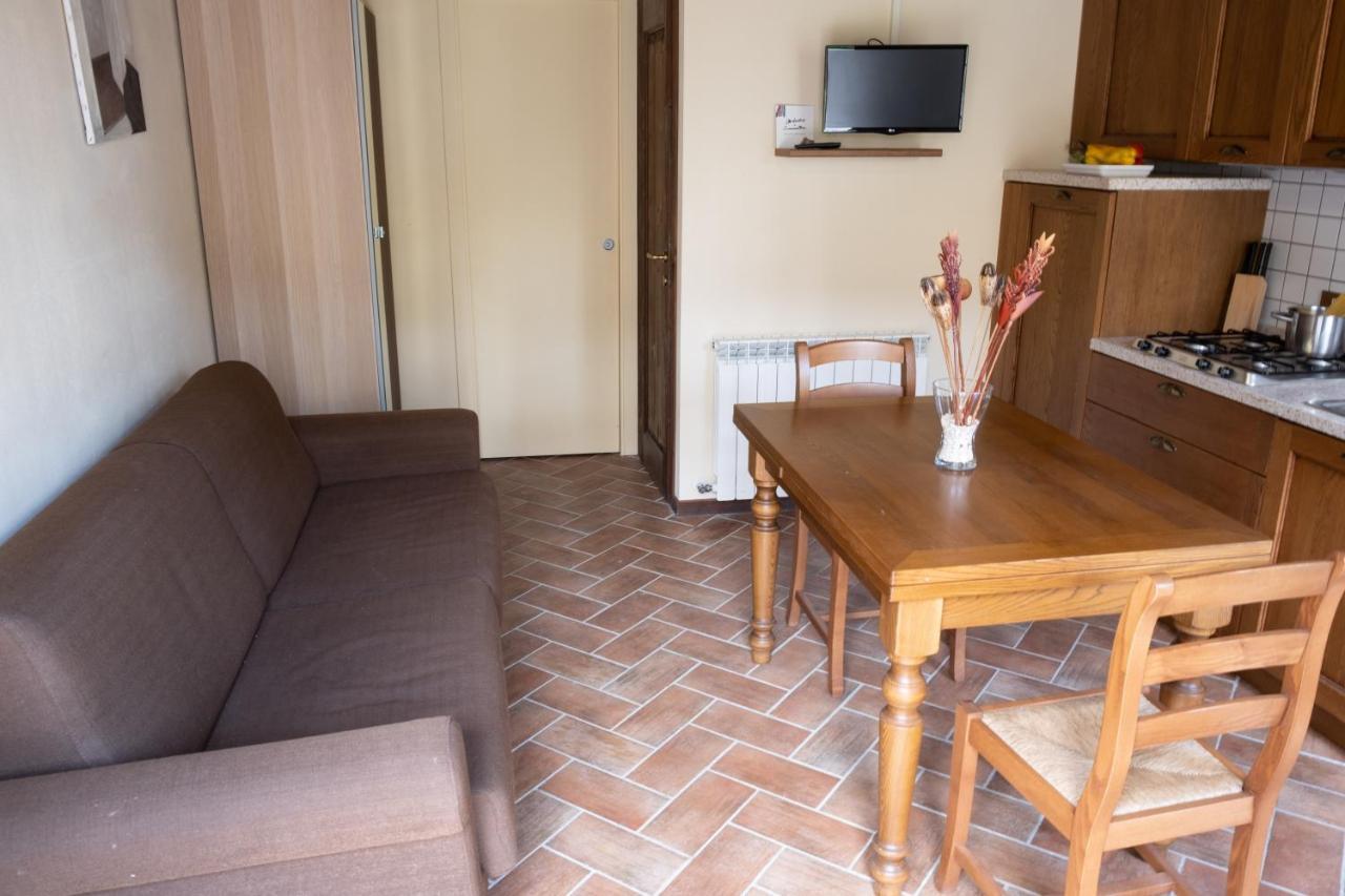 גאמבאסי Tuscany Country Apartments מראה חיצוני תמונה