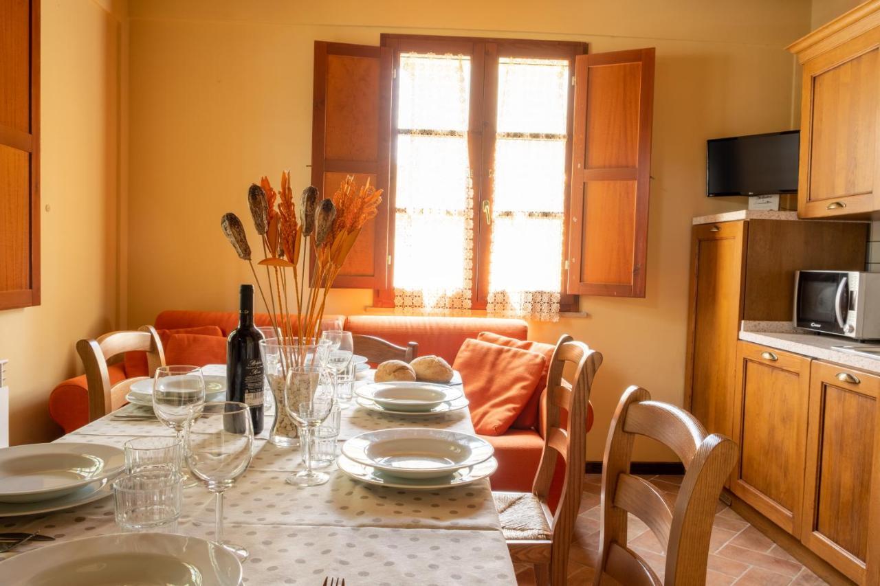 גאמבאסי Tuscany Country Apartments מראה חיצוני תמונה