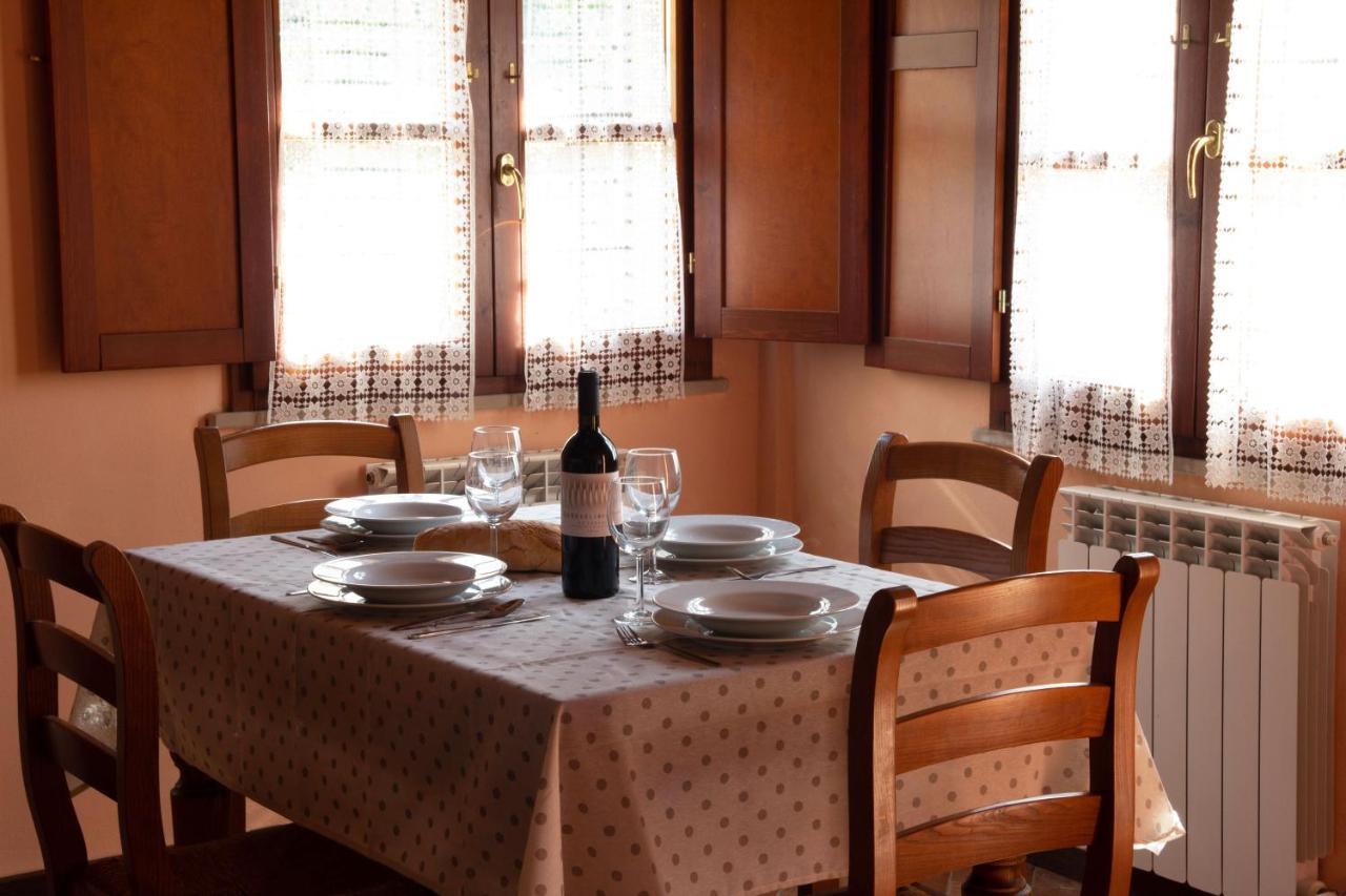 גאמבאסי Tuscany Country Apartments מראה חיצוני תמונה
