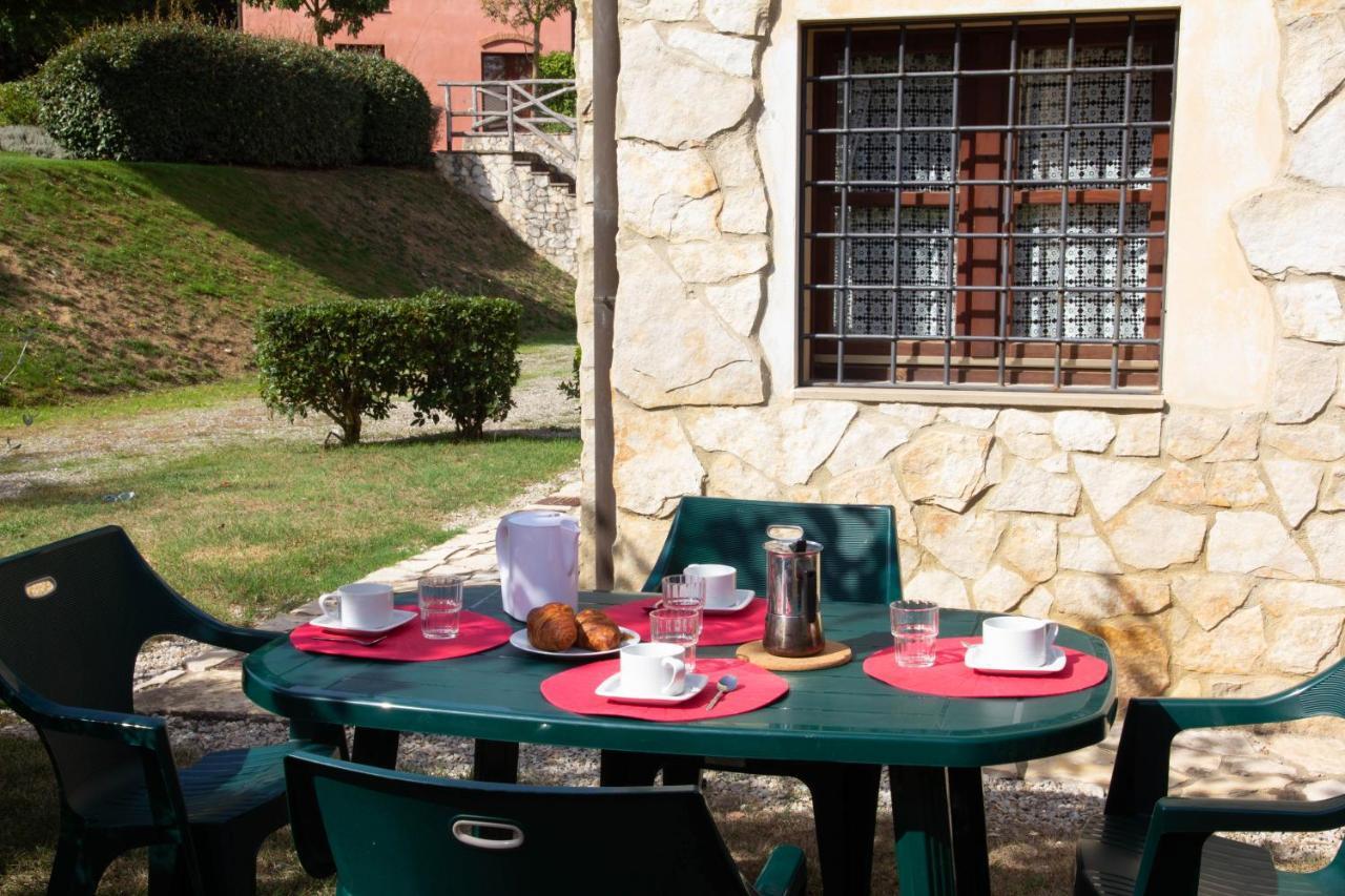 גאמבאסי Tuscany Country Apartments מראה חיצוני תמונה