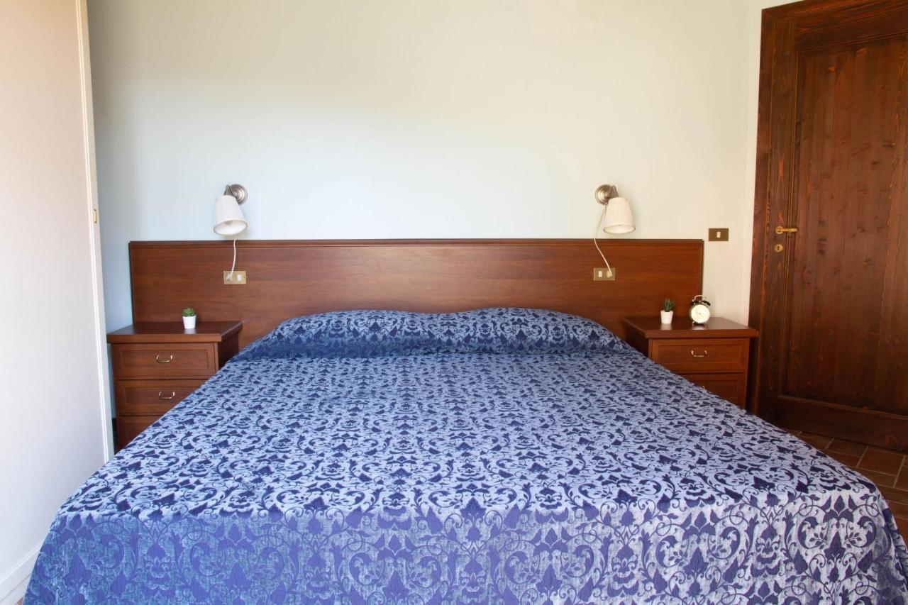 גאמבאסי Tuscany Country Apartments מראה חיצוני תמונה