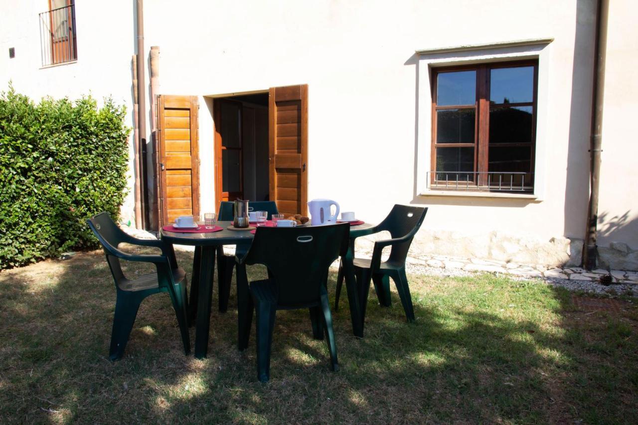 גאמבאסי Tuscany Country Apartments מראה חיצוני תמונה