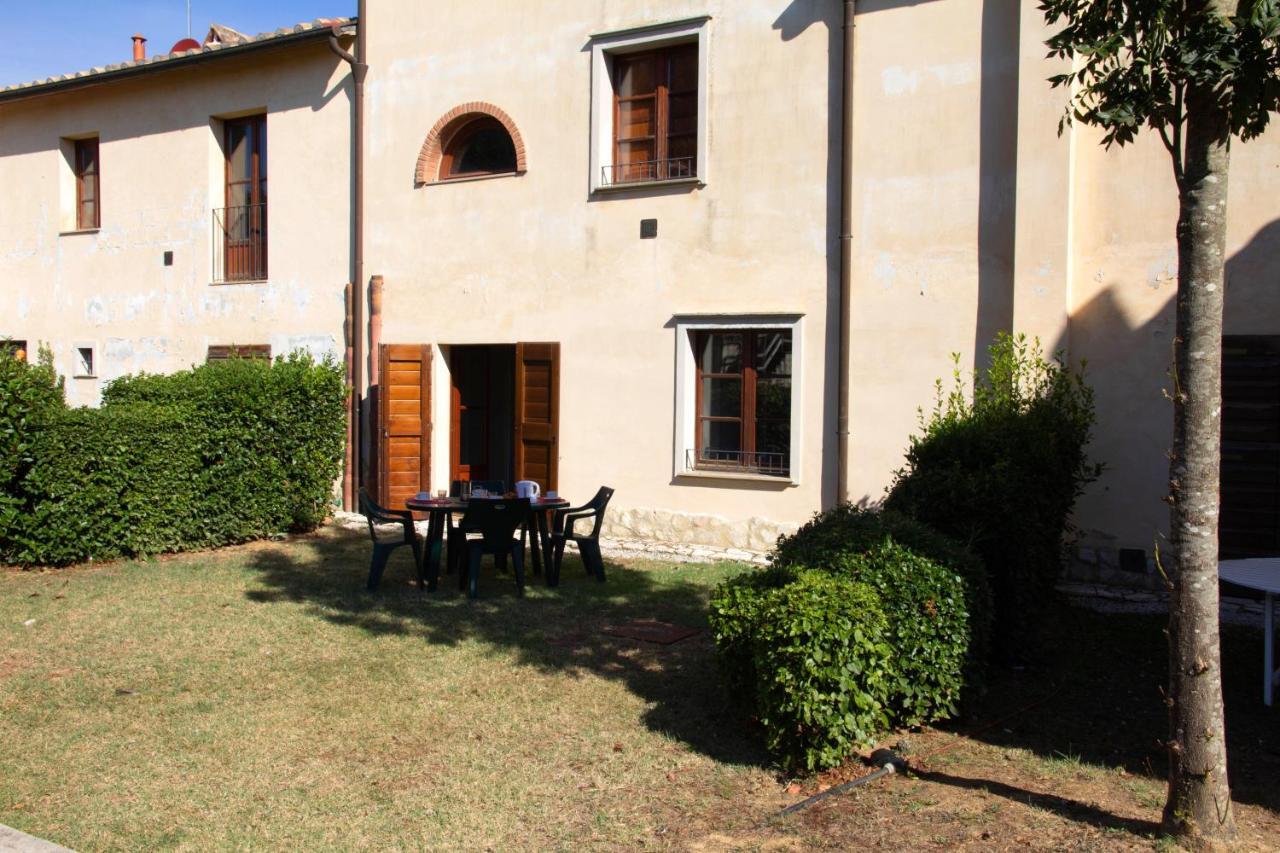 גאמבאסי Tuscany Country Apartments מראה חיצוני תמונה
