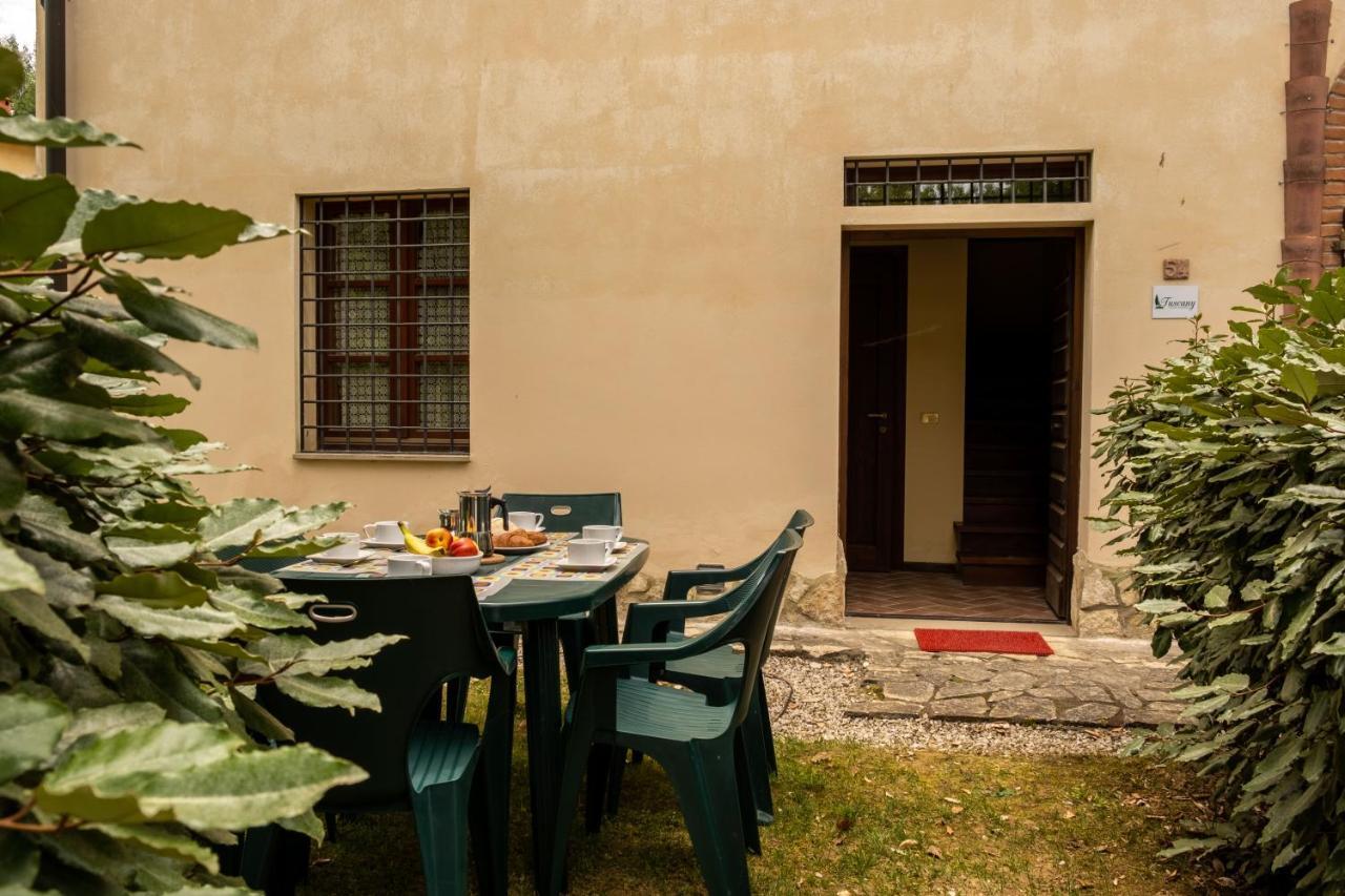 גאמבאסי Tuscany Country Apartments מראה חיצוני תמונה