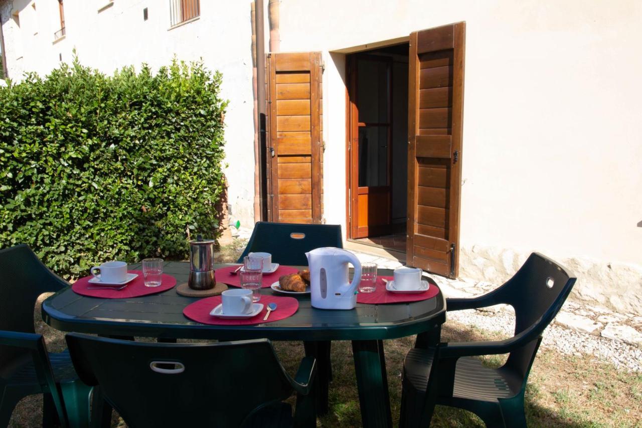 גאמבאסי Tuscany Country Apartments מראה חיצוני תמונה